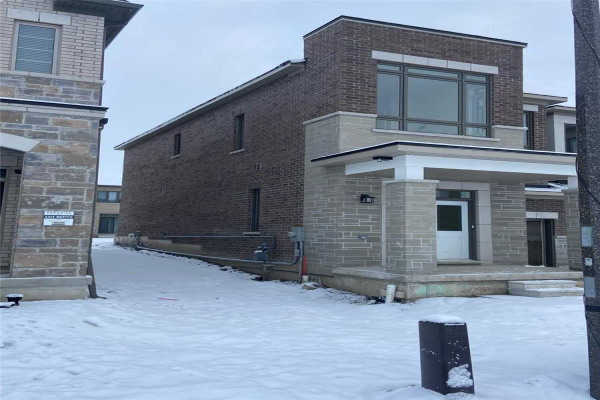 110 Ogston Cres, Whitby