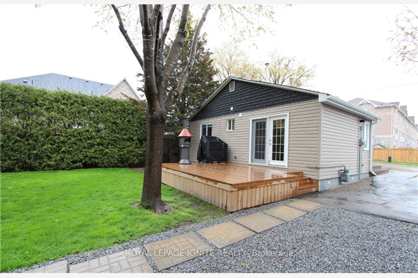 1010 Byron St N, Whitby