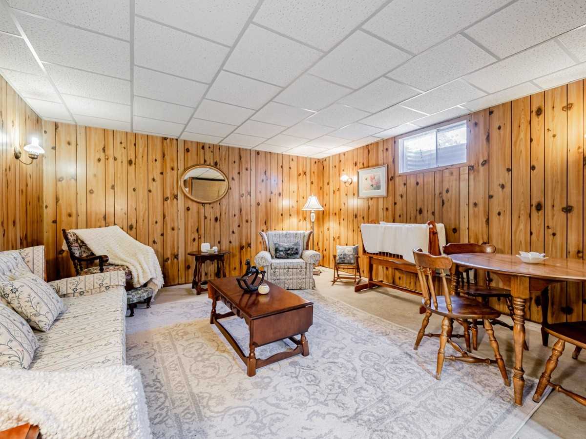 733 Marksbury Rd
