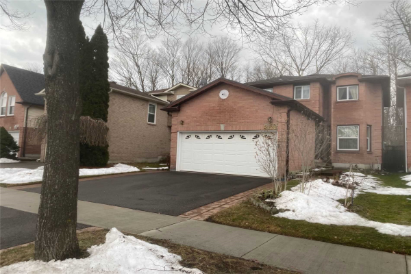 2128 Theoden Crt, Pickering