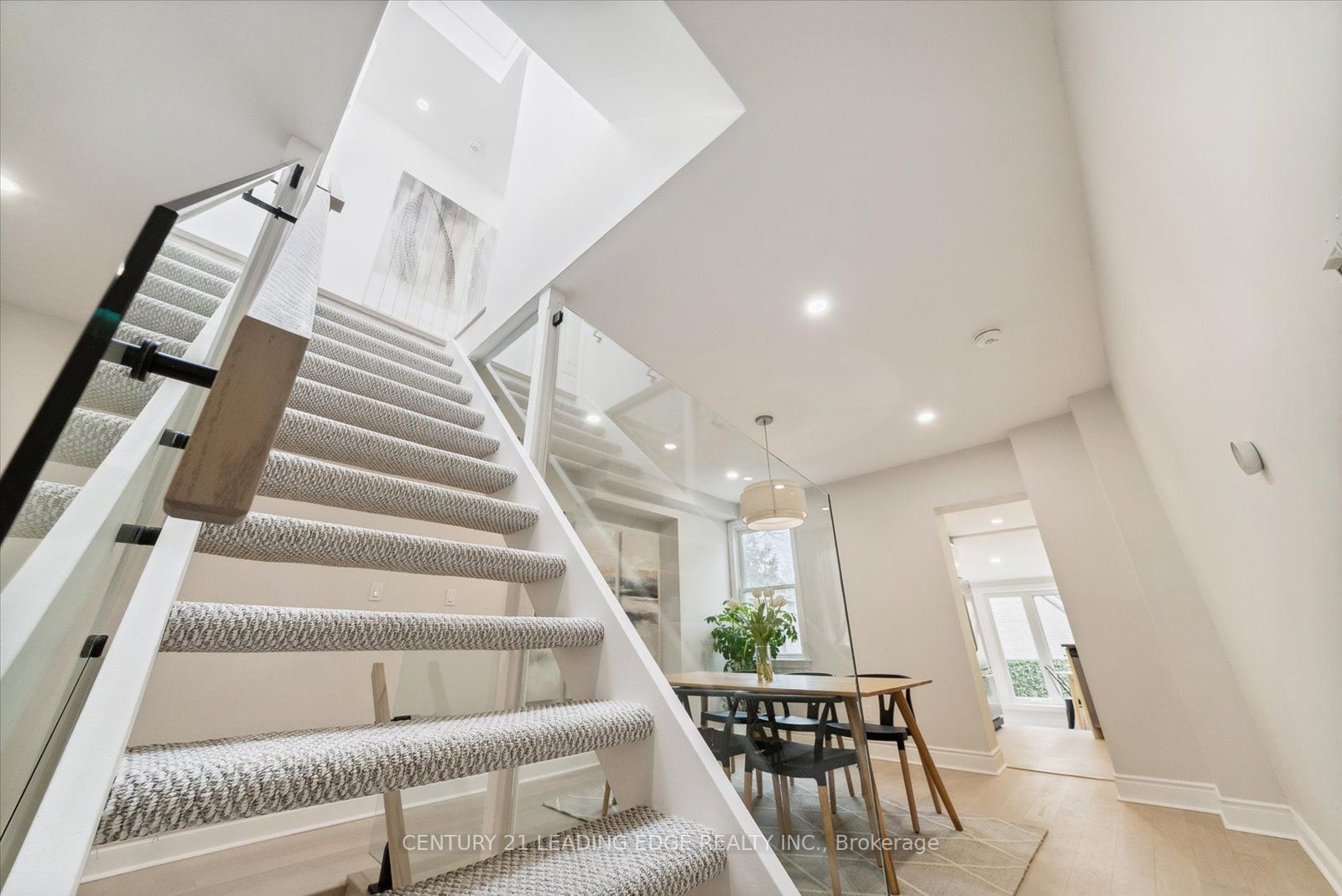 3 Lockwood Rd