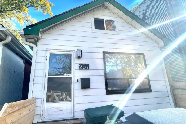 257 Craven Rd, Toronto
