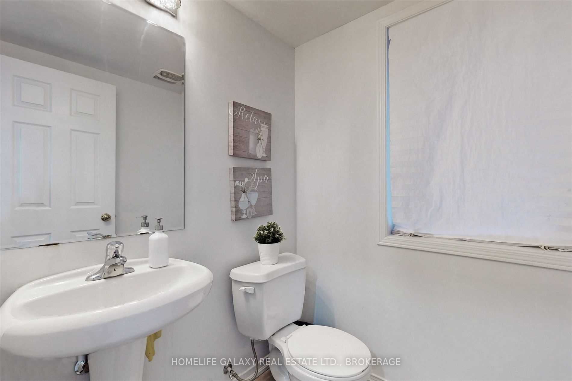 527 Rossland Road E