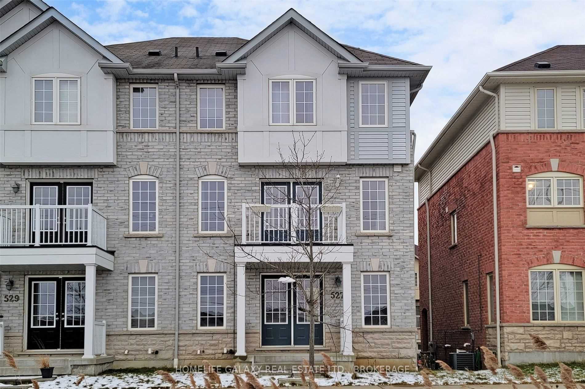 527 Rossland Road E