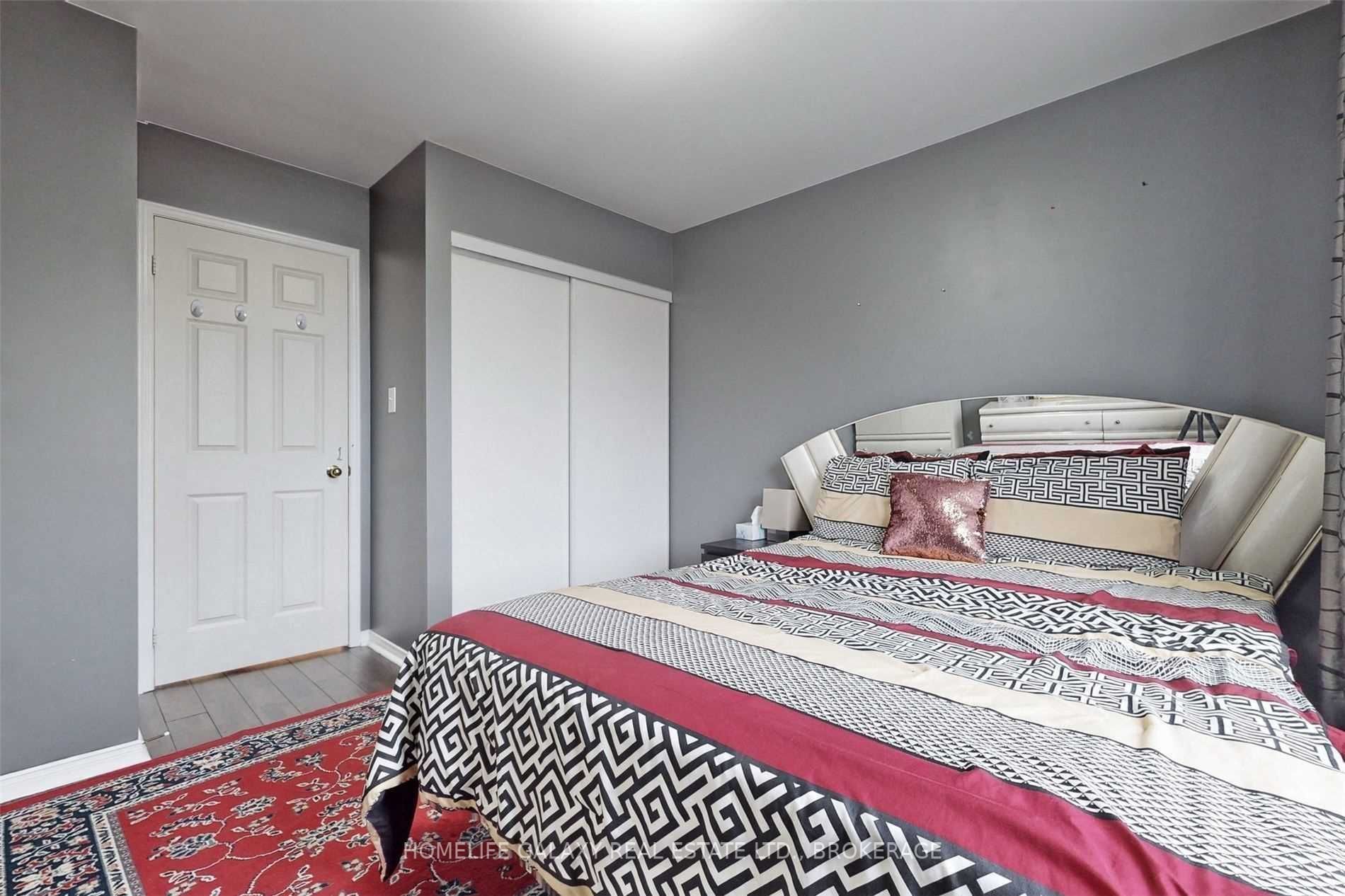 527 Rossland Road E