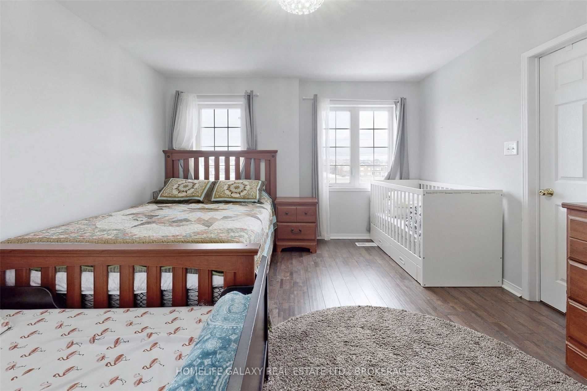 527 Rossland Road E