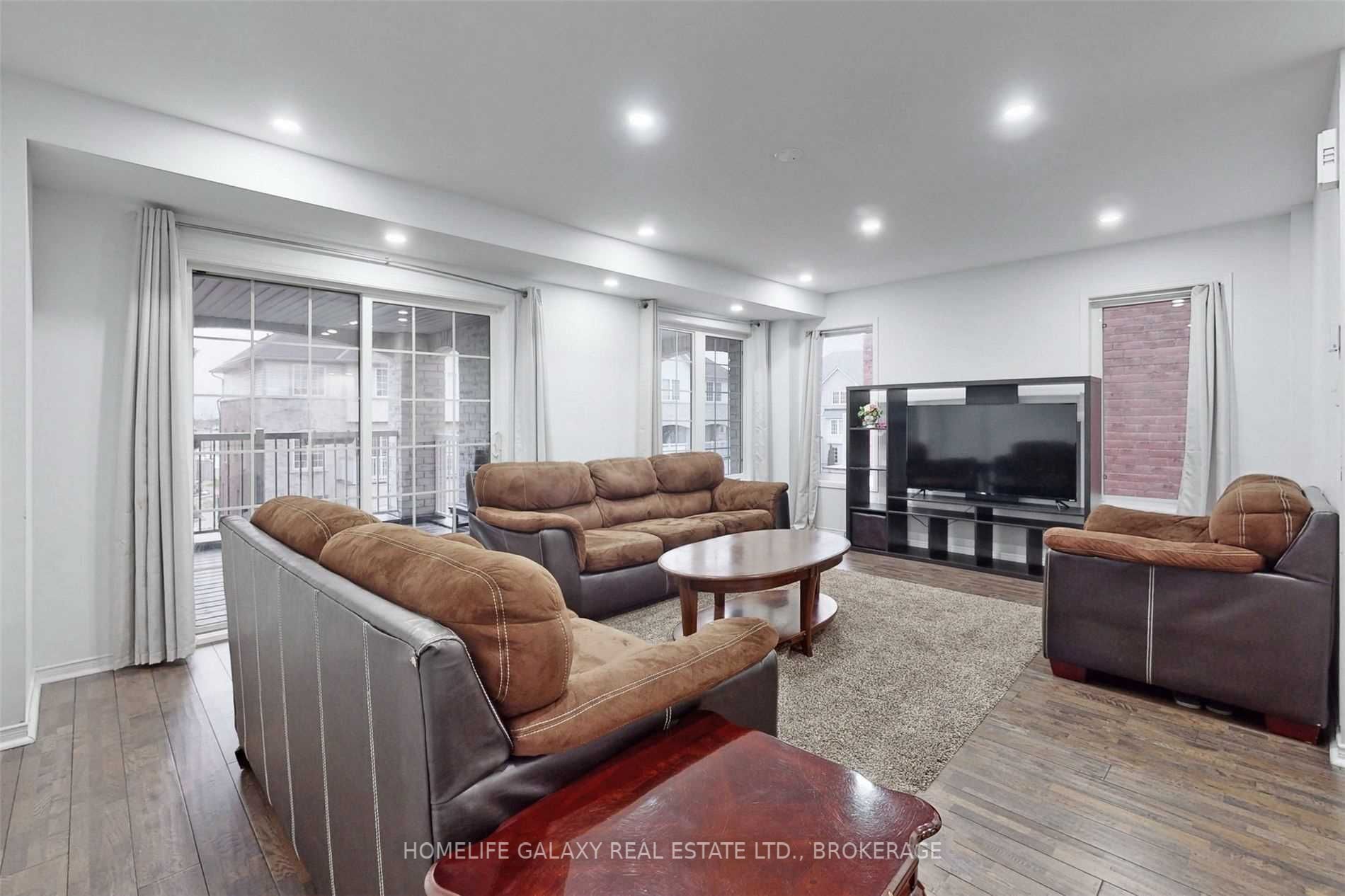 527 Rossland Road E