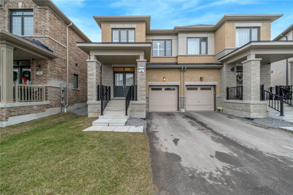35 Conarty Cres, Whitby