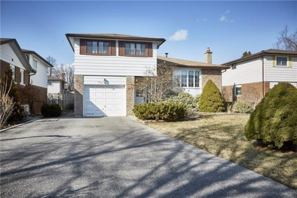 990 Hawthorne Crt, Oshawa