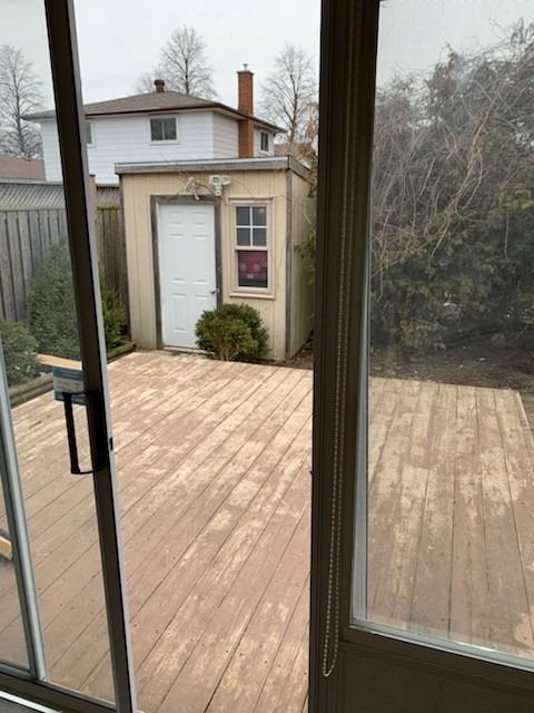 990 Hawthorne Crt