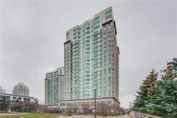 18 Lee Centre Dr, Toronto