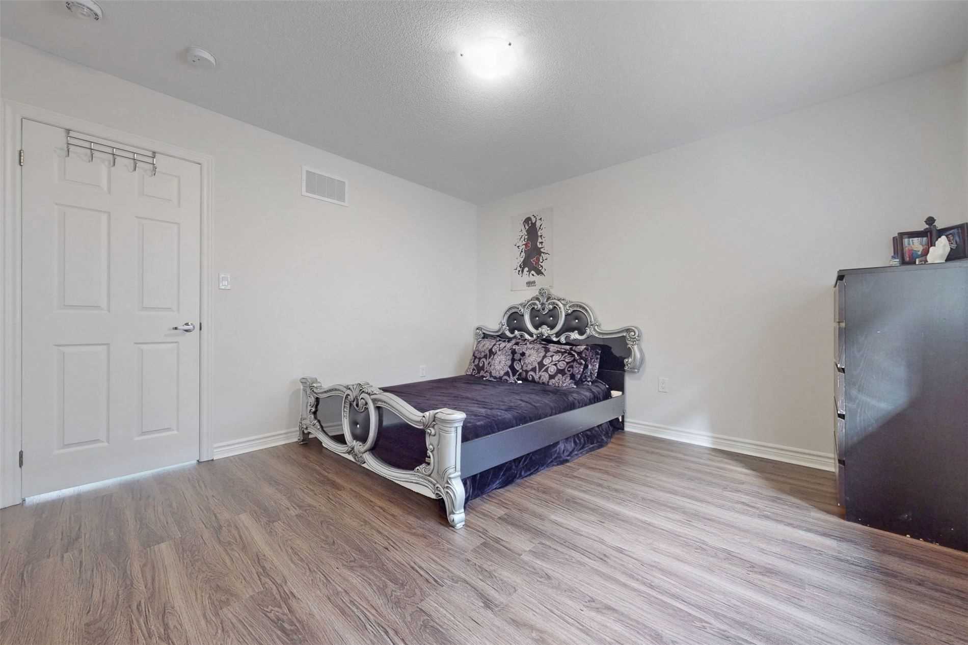 Listing E5967733 - Large Photo # 36