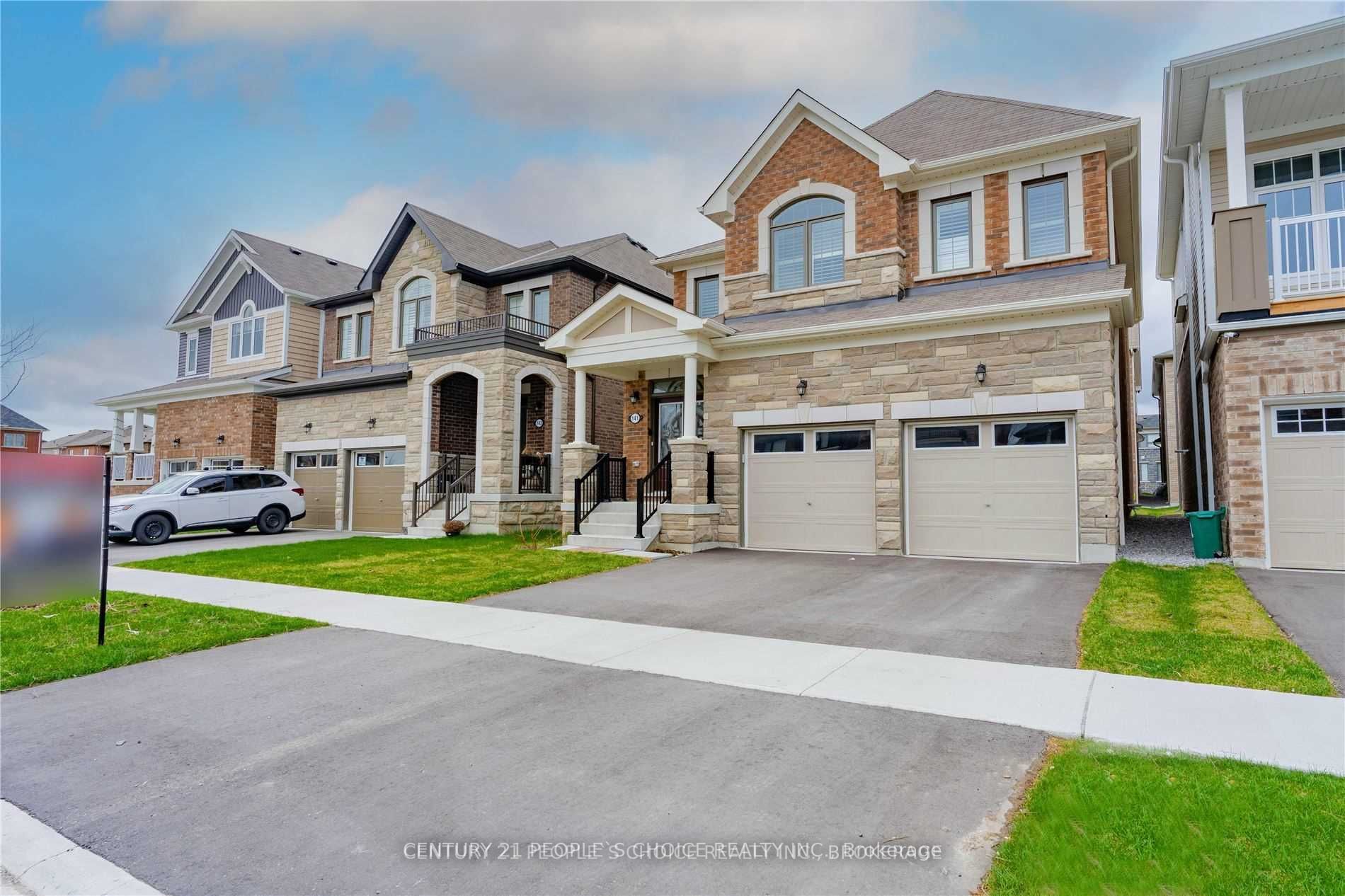 141 Barkerville Dr E
