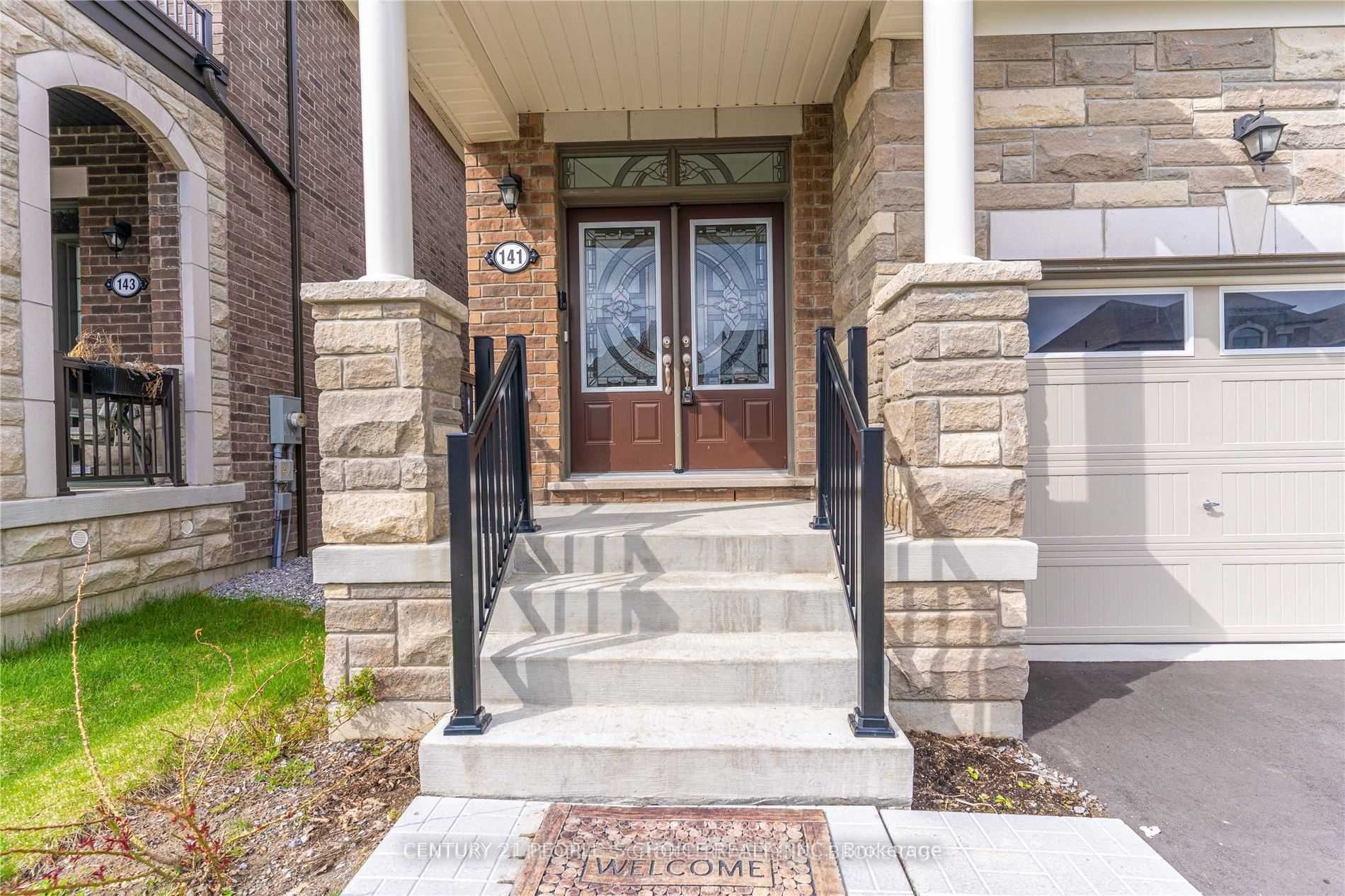 141 Barkerville Dr E