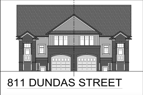 811 Dundas St W, Whitby