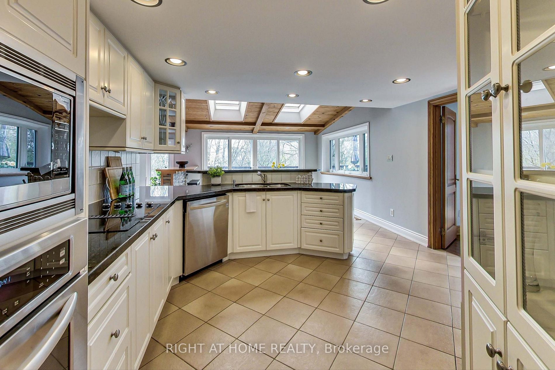 Listing E5971948 - Large Photo # 13