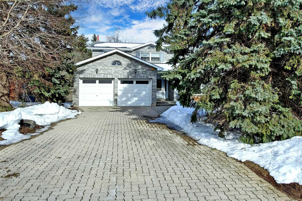 1947 Spruce Hill Rd, Pickering