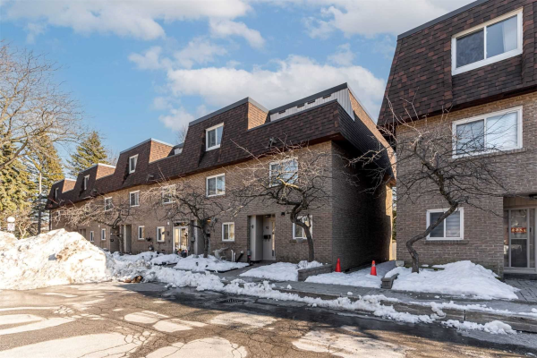 275 Manse Rd, Toronto
