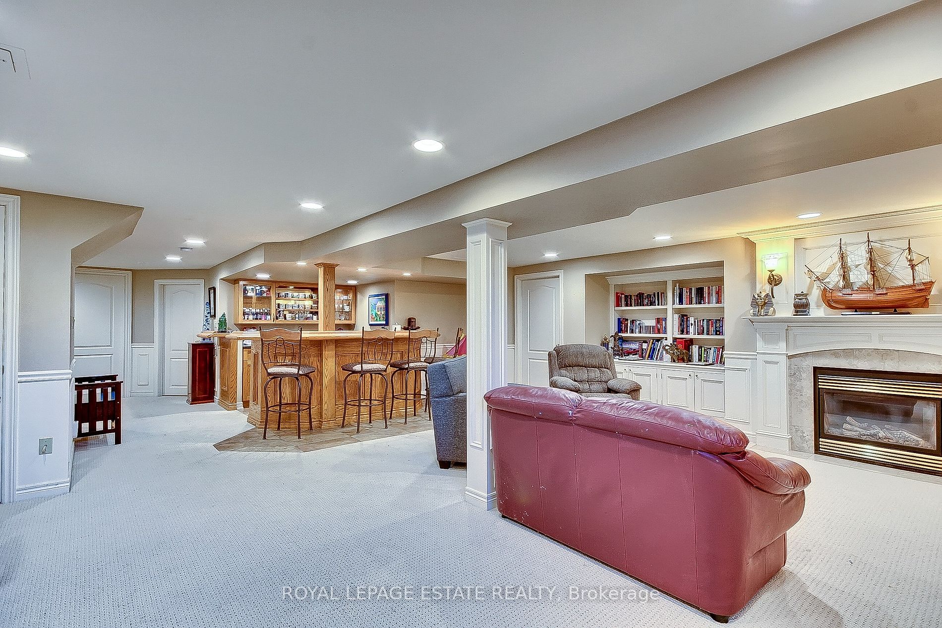 936 Mount Allan Ave