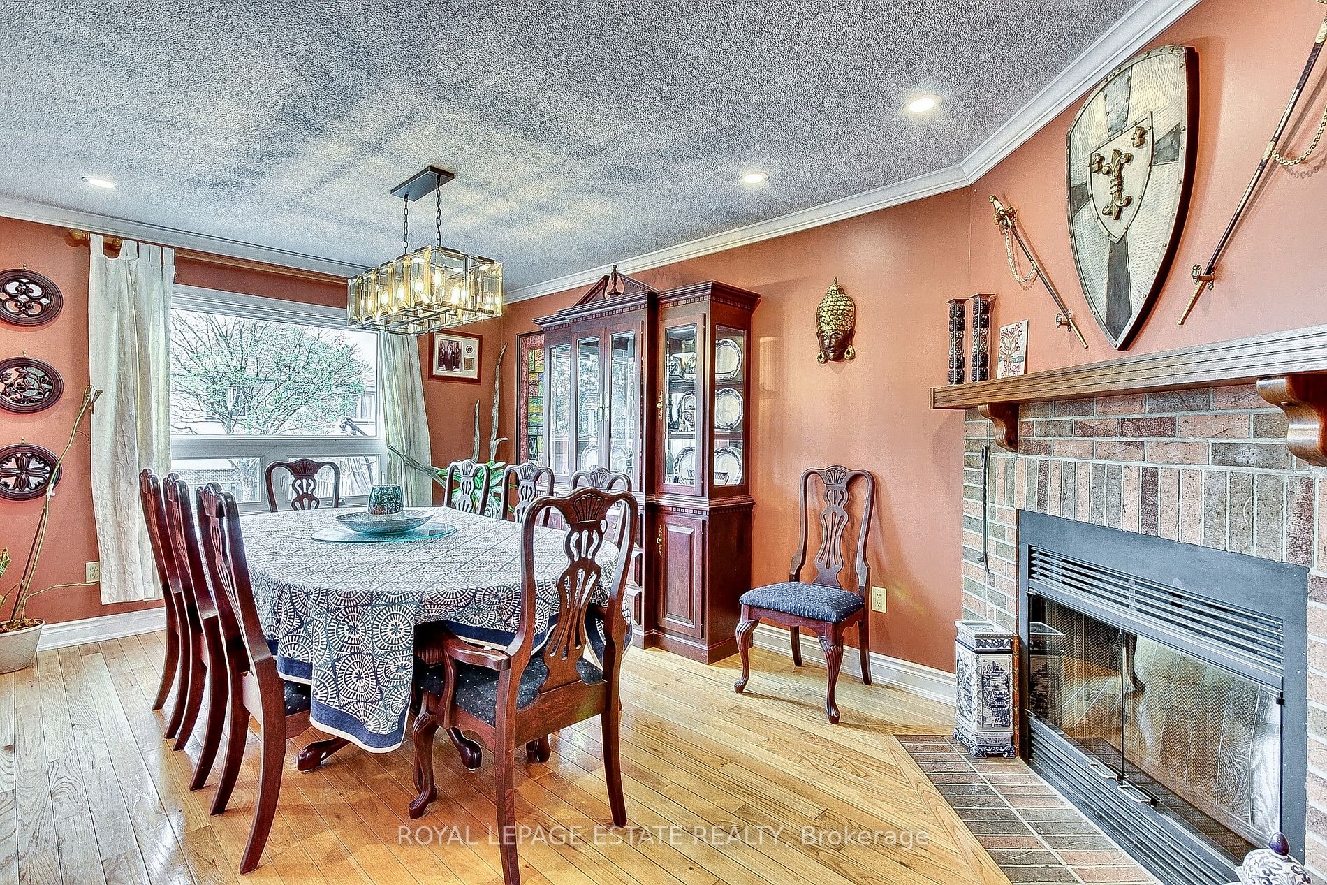 936 Mount Allan Ave