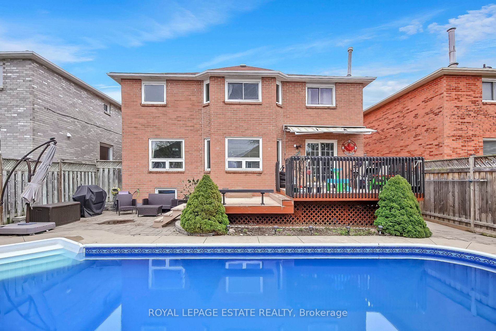 936 Mount Allan Ave
