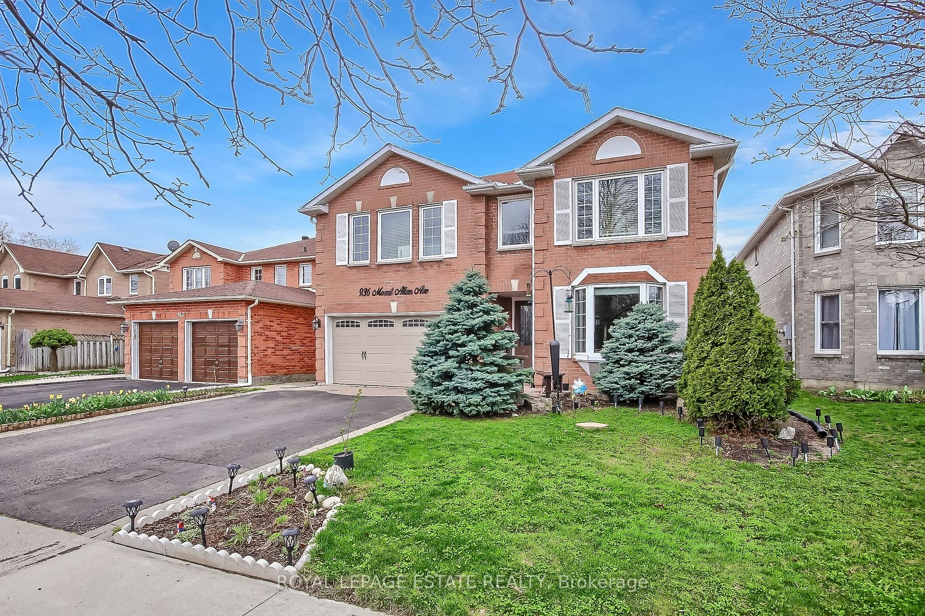 936 Mount Allan Ave