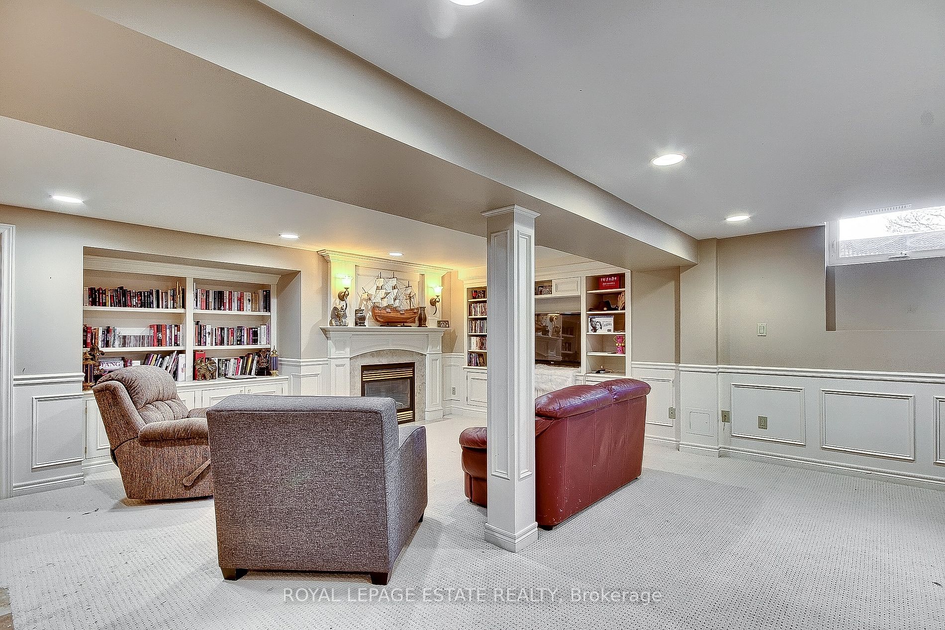 936 Mount Allan Ave
