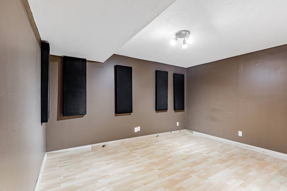 Listing E5973829 - Large Photo # 28