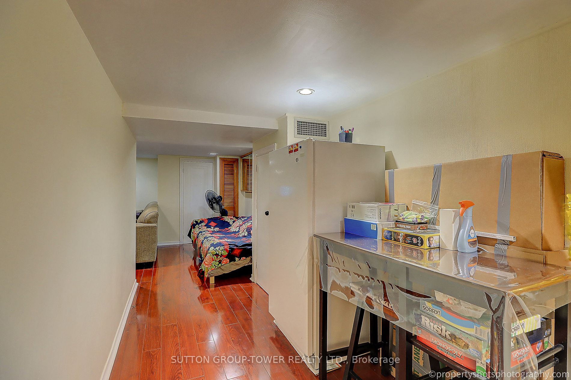156 Warden Ave