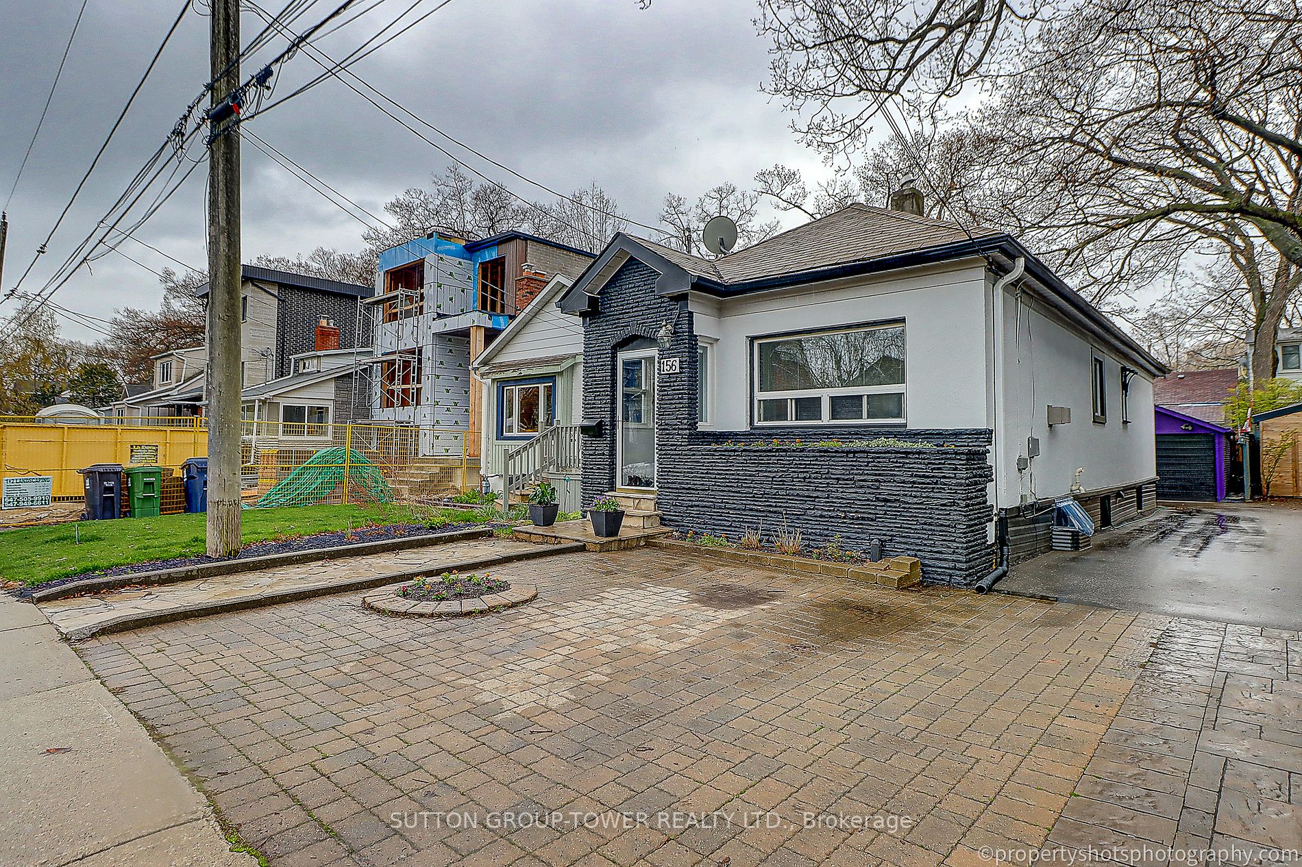 156 Warden Ave