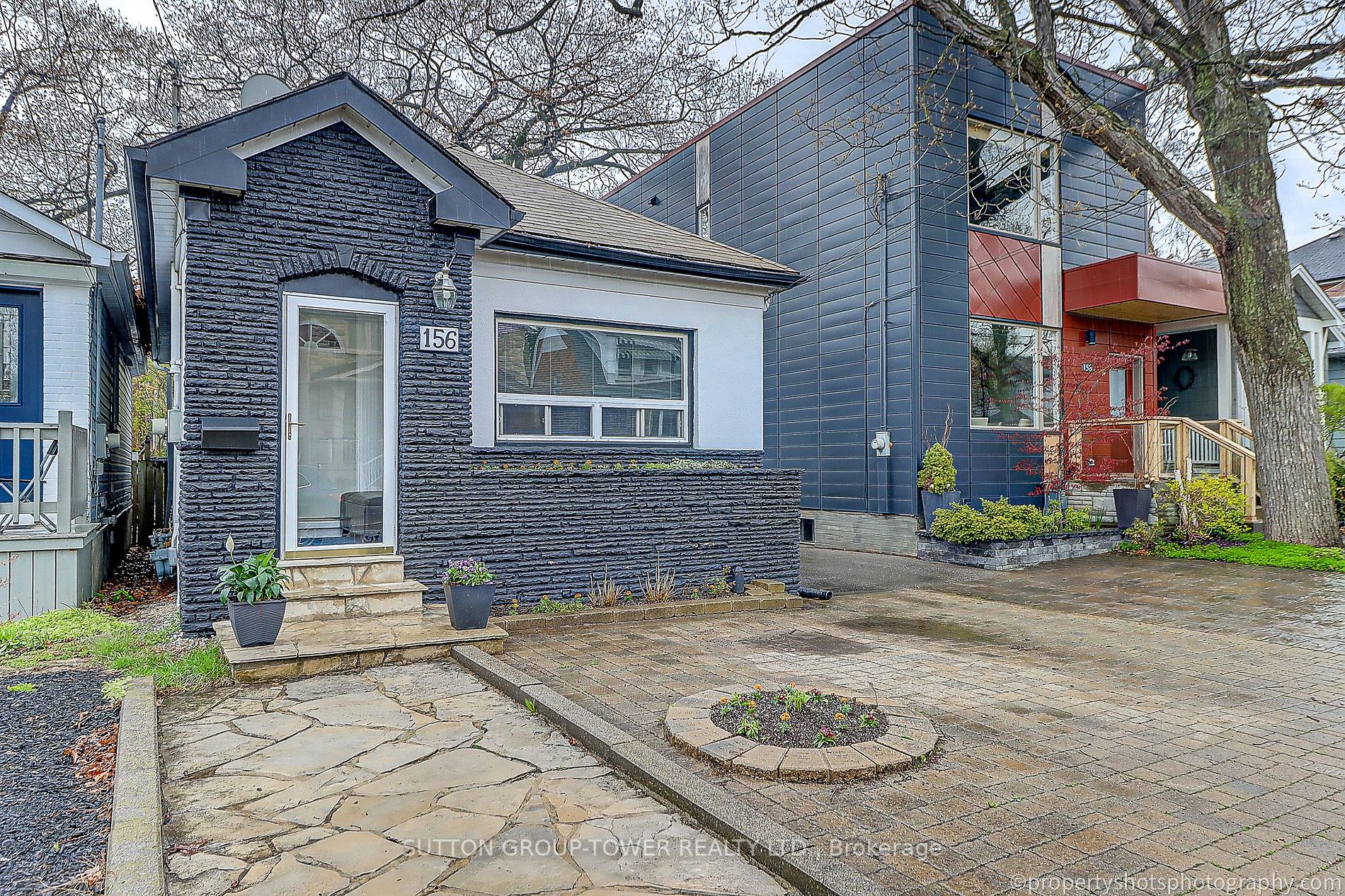 156 Warden Ave