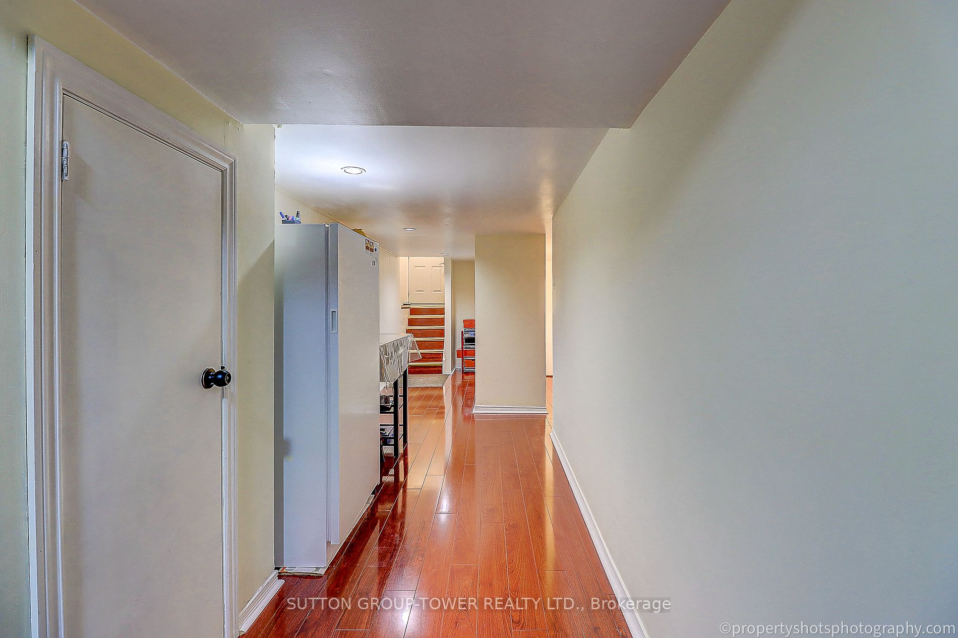 156 Warden Ave