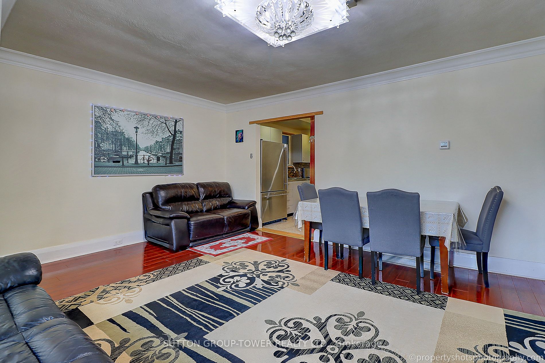 156 Warden Ave