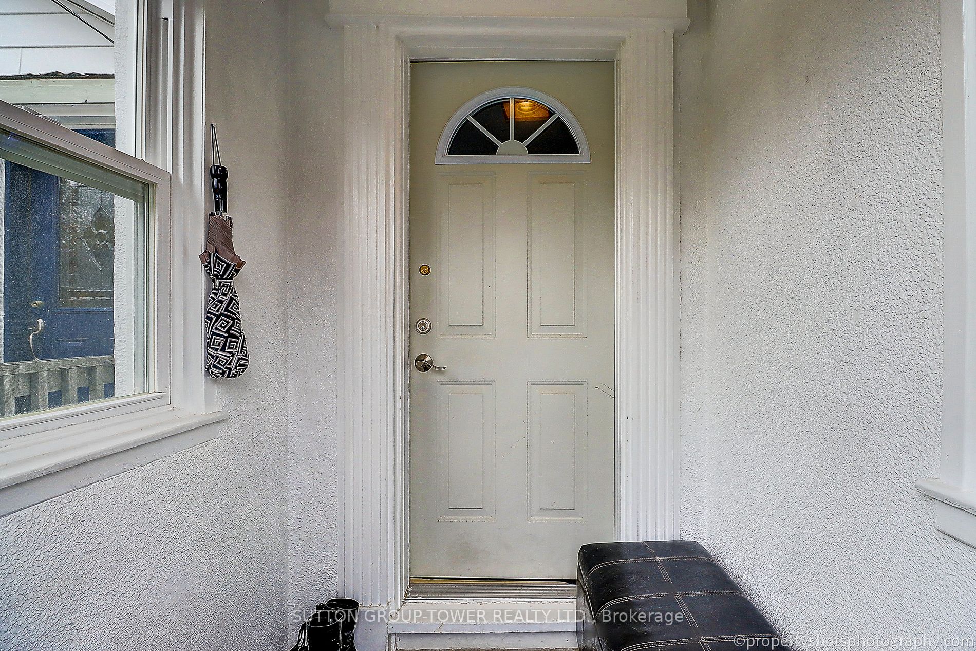 156 Warden Ave