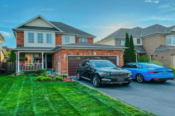 102 Cecil Found Cres, Clarington