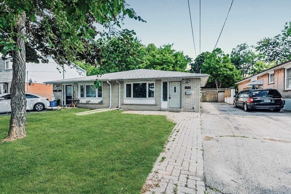 623 Gibb St, Oshawa