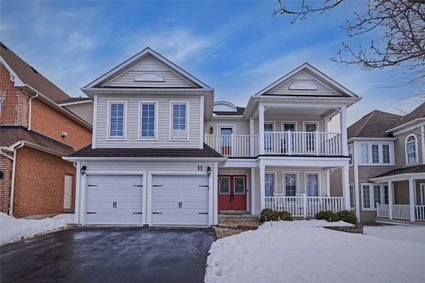 11 Corridale Dr, Whitby