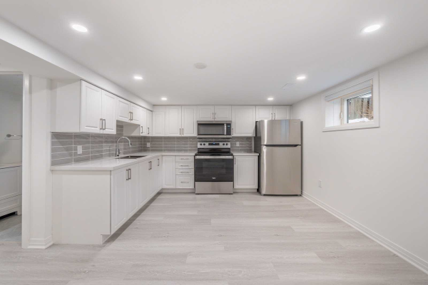 15 Vauxhall Dr, Toronto