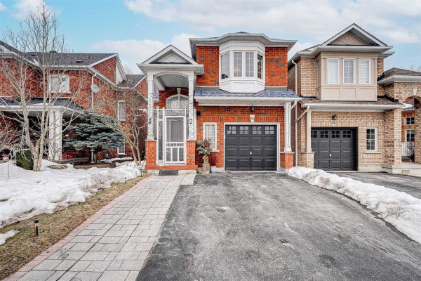 55 Gateway Crt, Whitby
