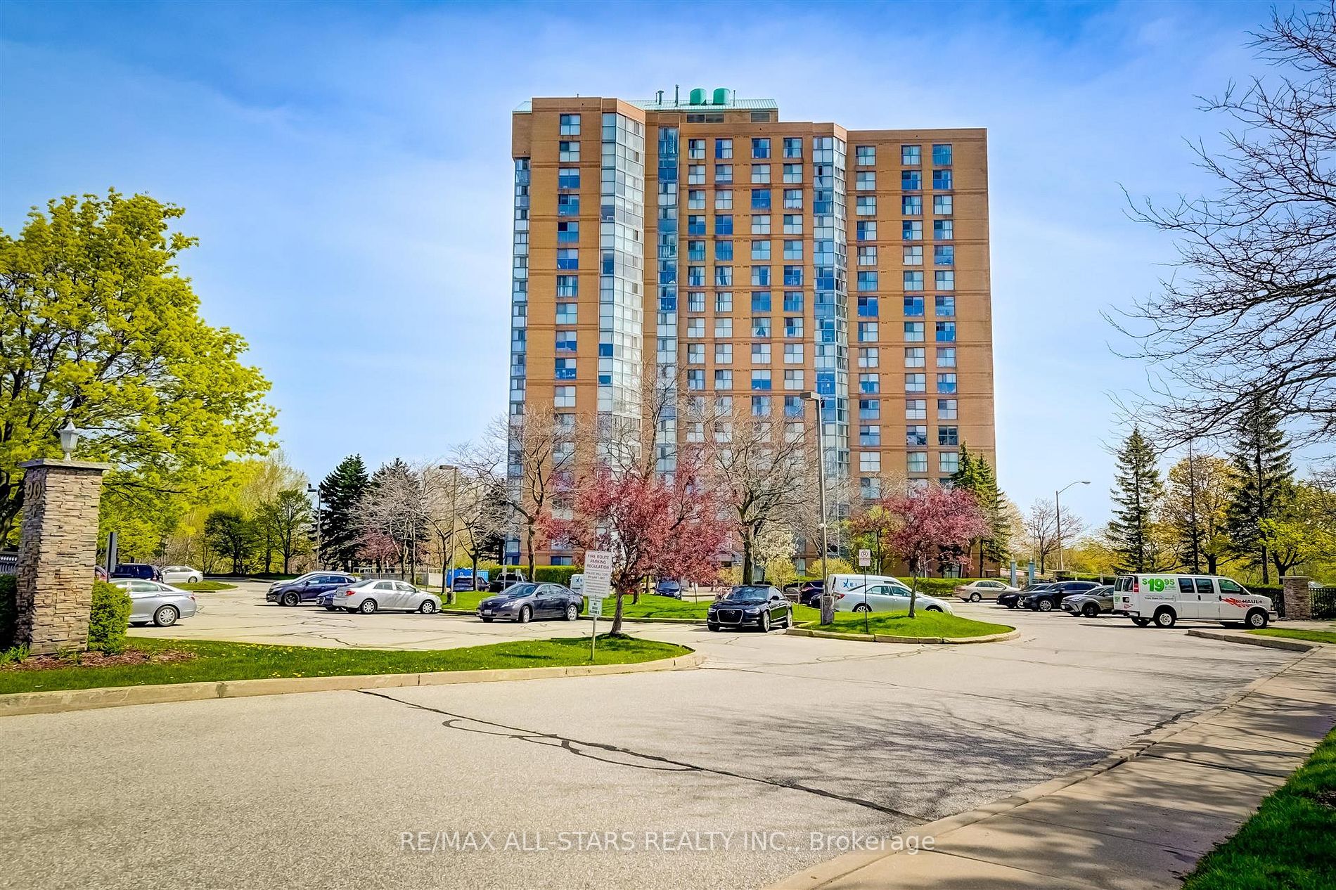 90 Dale Avenue #502