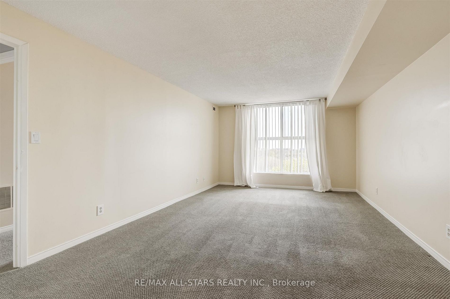 90 Dale Avenue #502
