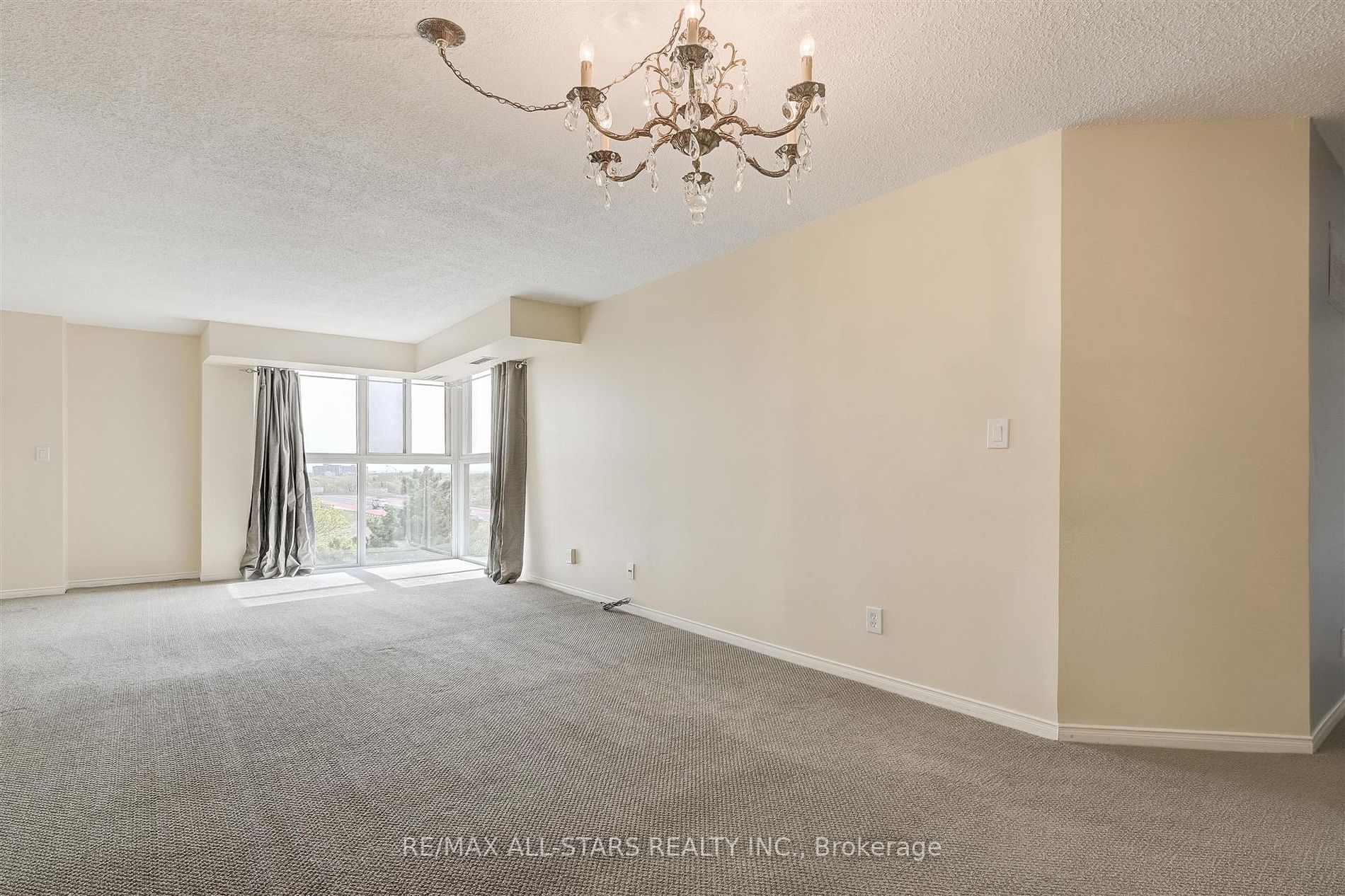 90 Dale Avenue #502