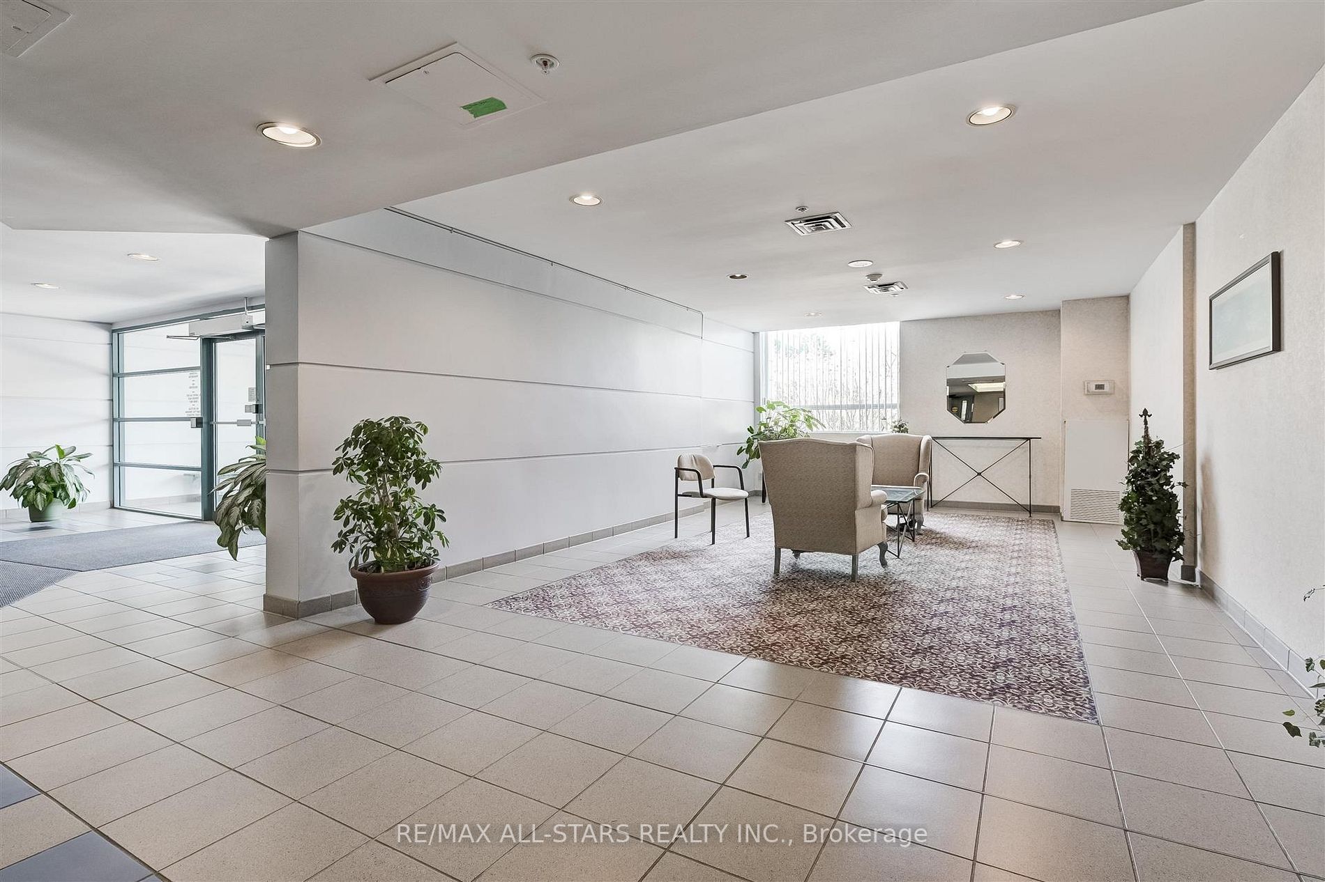 90 Dale Avenue #502