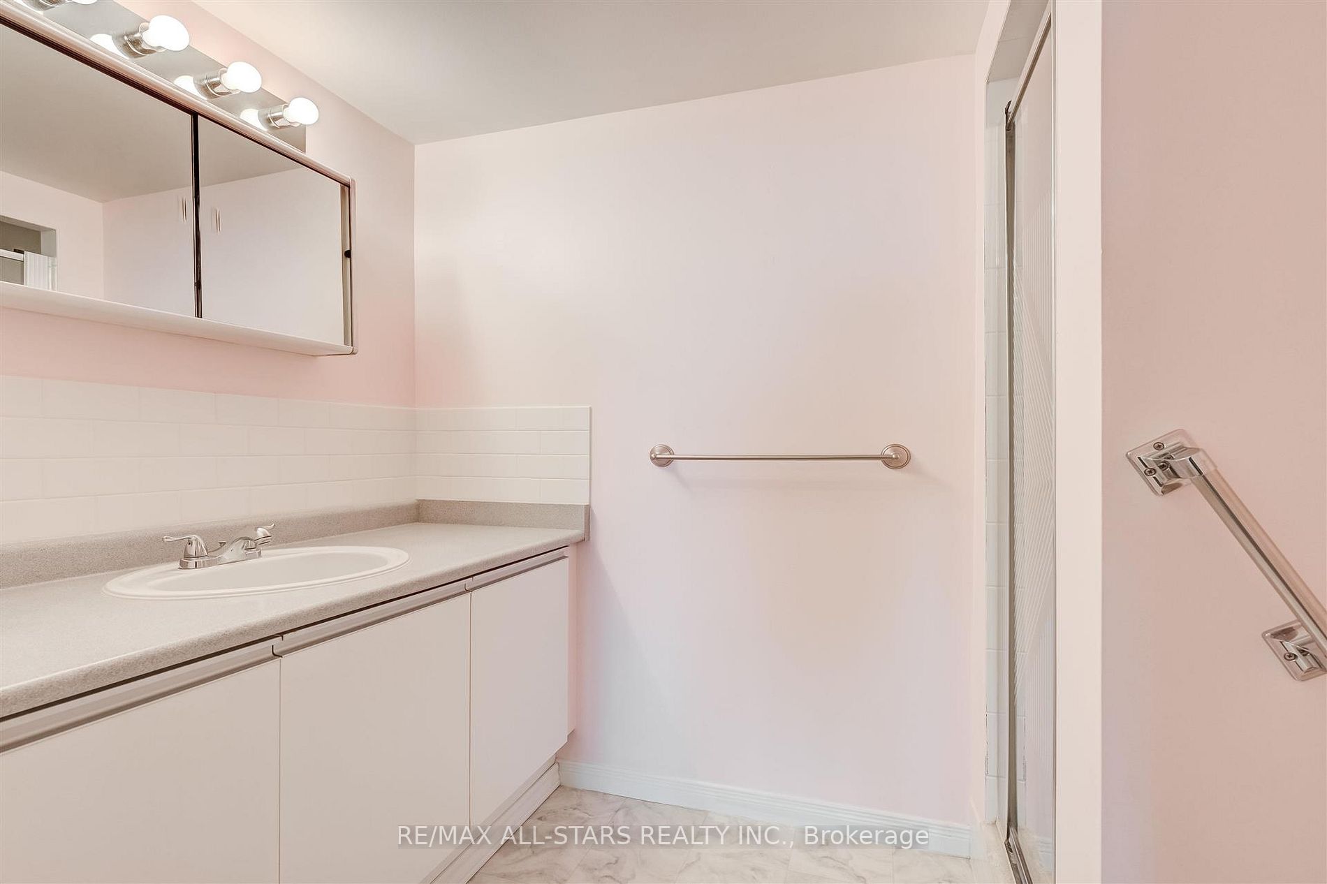90 Dale Avenue #502