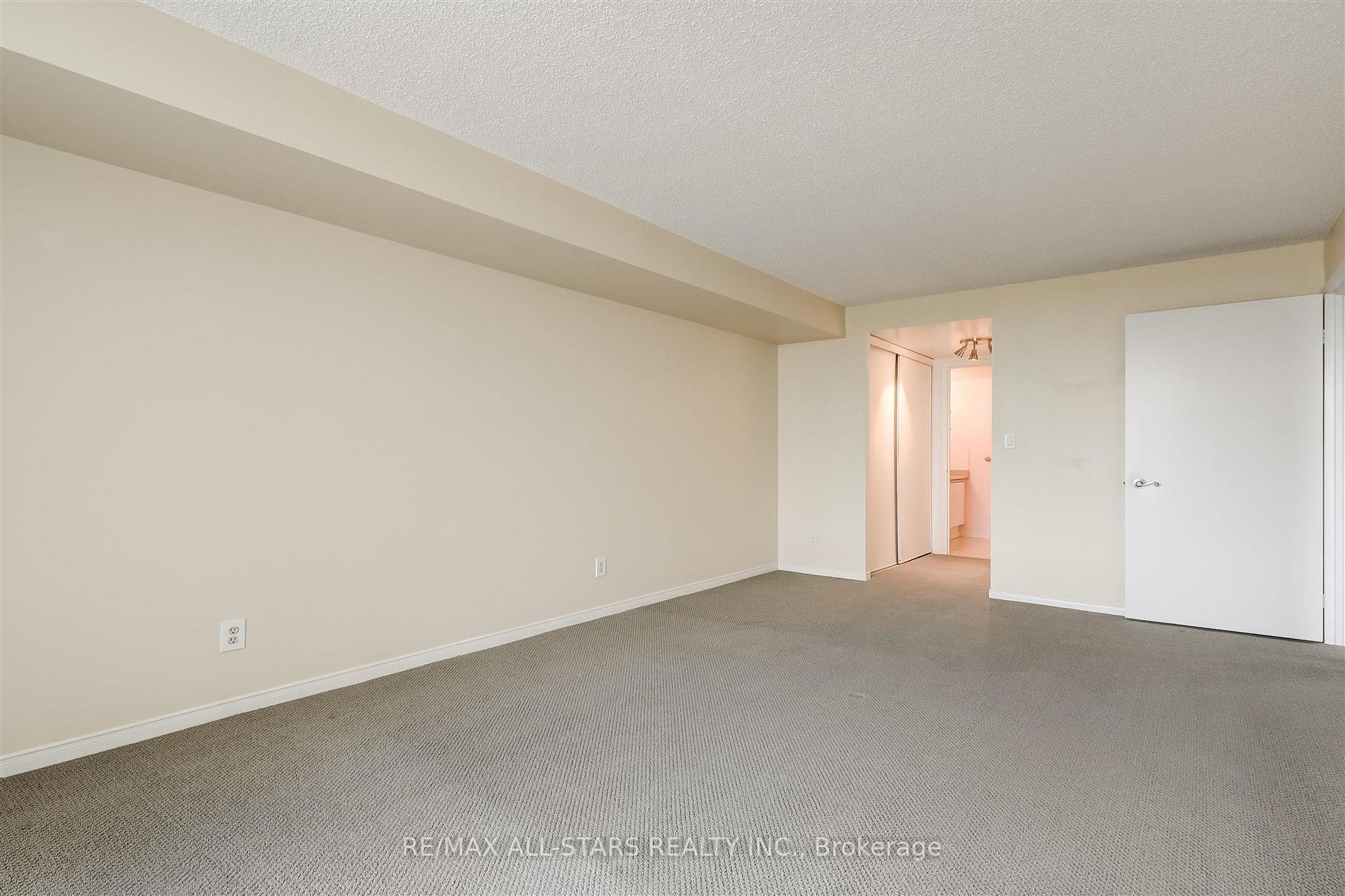 90 Dale Avenue #502