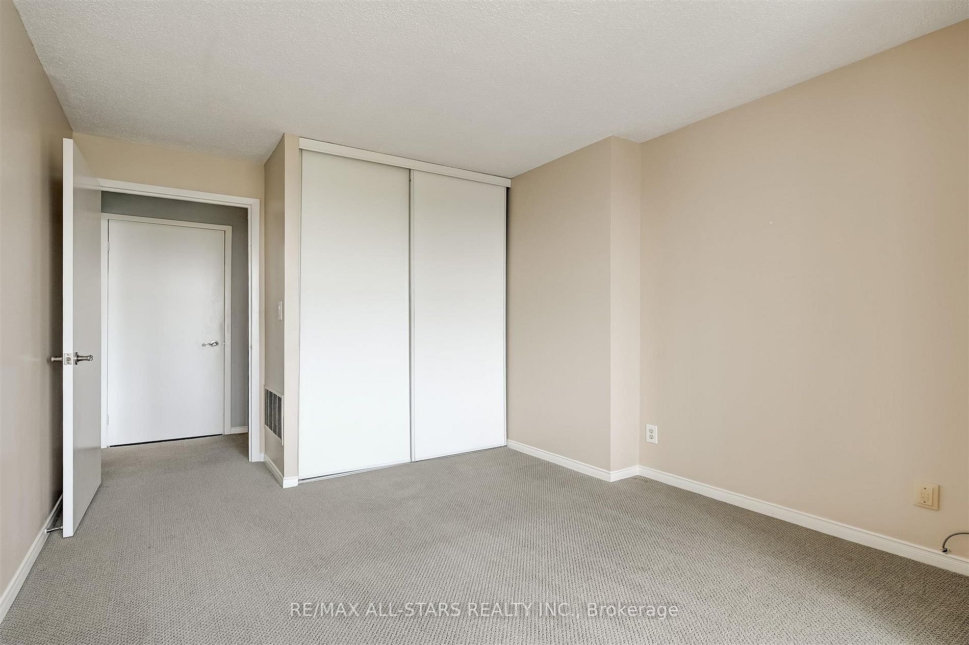 90 Dale Avenue #502