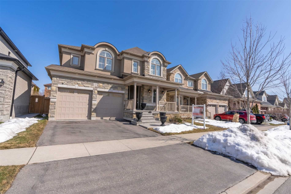 21 Charterhouse Dr, Whitby