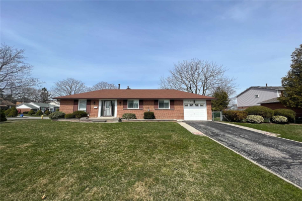 124 Panter Cres, Ajax