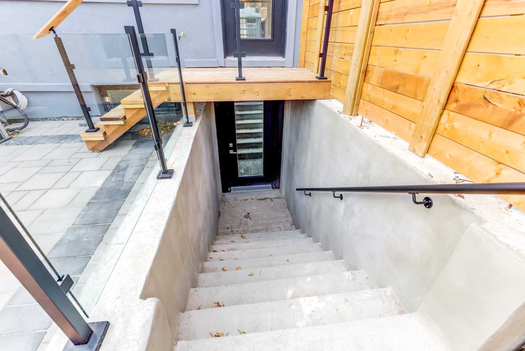 35 Hamilton St