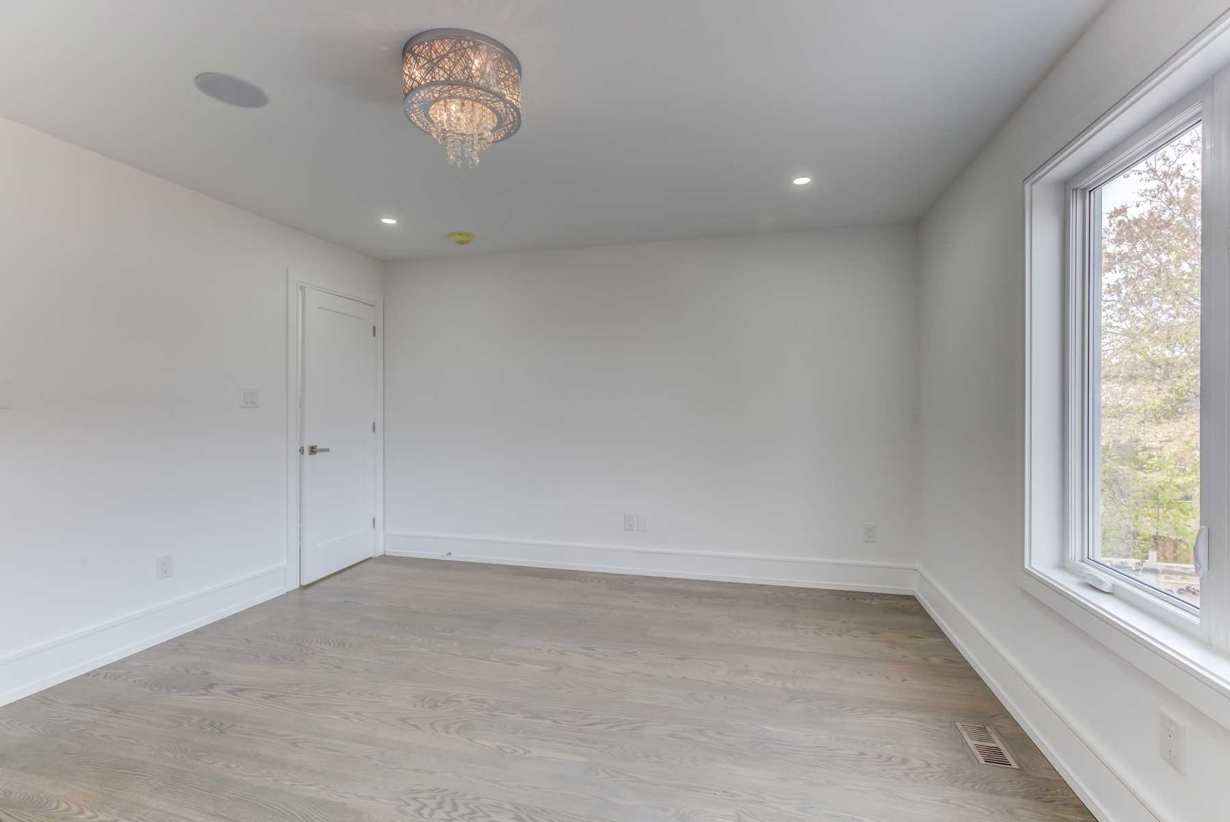 35 Hamilton St